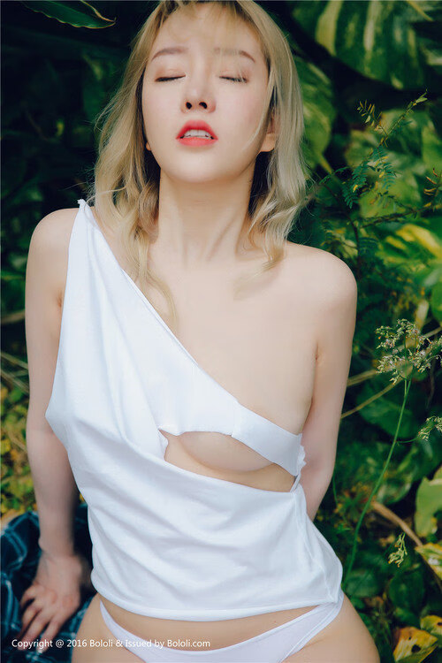 开云体育中国-富安健洋爆发引领防线革命，几内亚单节风暴击溃卡塔尔战术体系